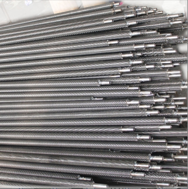 नवीनतम कंपनी ब्लॉग के बारे में What are the common types of finned tubes? How do I choose the right model?