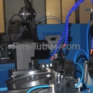 DELLOK हेलिकॉइडल ग्रूव कूलिंग ब्रास ब्रोन 380V ट्यूब फिनिंग मशीन