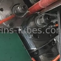 DELLOK कार्बन स्टील एक्सट्रूडेड 415V 10FPI ट्यूब फिनिंग मशीन